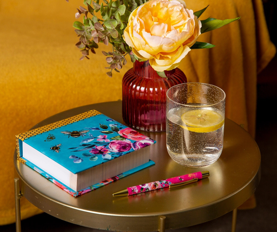 Note Block – Queen Bee Floral Bee Desk Memo Pad with Gold Detail