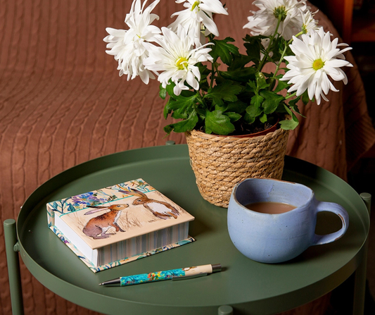 Note Block – Kissing Hares  Woodland Wildlife Desk Memo Pad